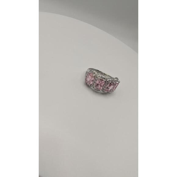 Elegant Pink Stone Cocktail Ring Size 7 - Picture 3 of 9